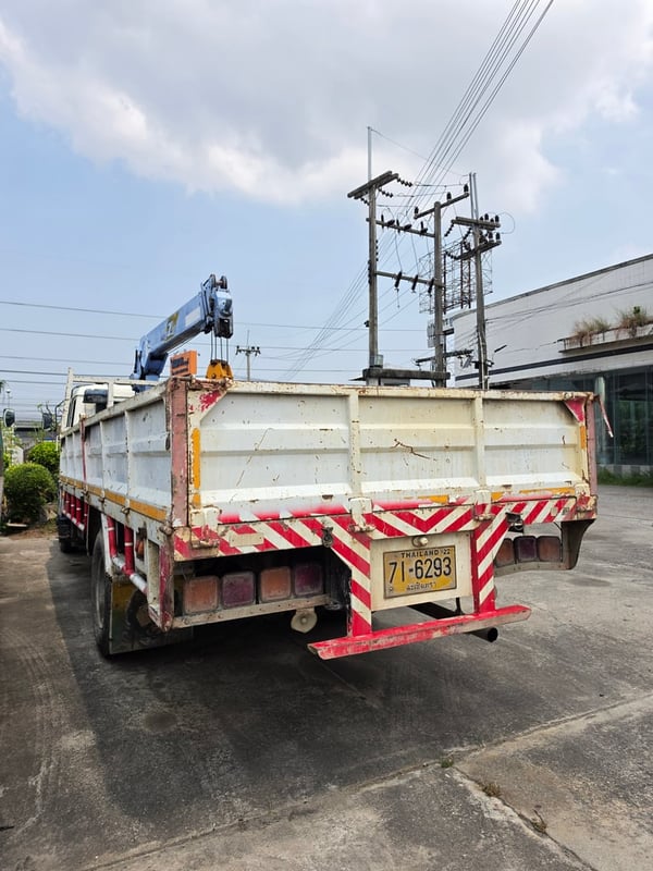 6 ล้อ มิตซูบิชิ ติดเครน 5 ตัน 4 ปลอก ปี 45