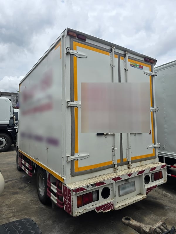 4 ล้อ ฮีโน่ 138 แรงม้า ตู้ 3 บาน ปี 63 (ป้ายเล็กไม่ติดเวลา)