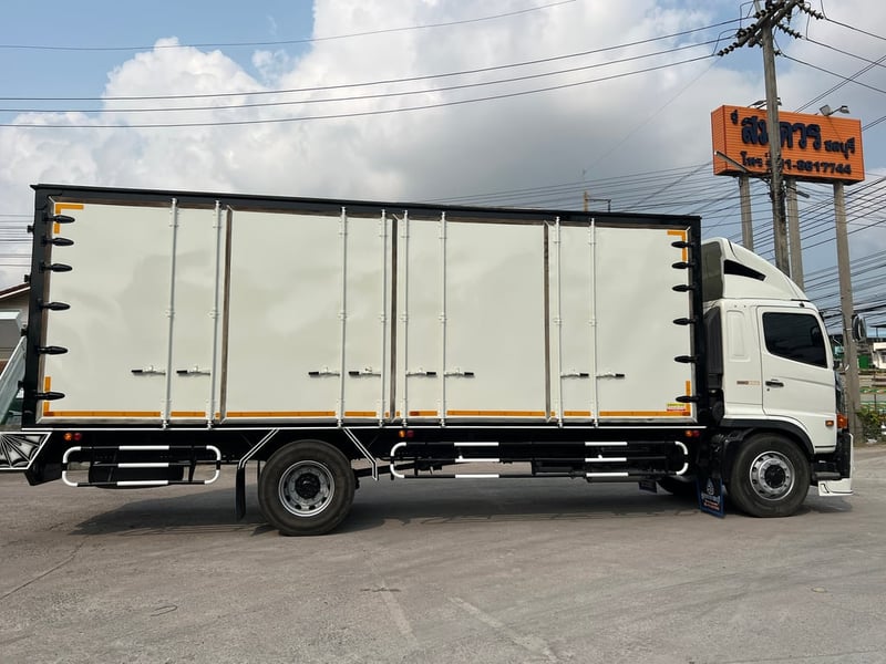 6 ล้อ ฮีโน่ วิคเตอร์ 240 แรงม้า ตู้ 10 บาน ปี 64