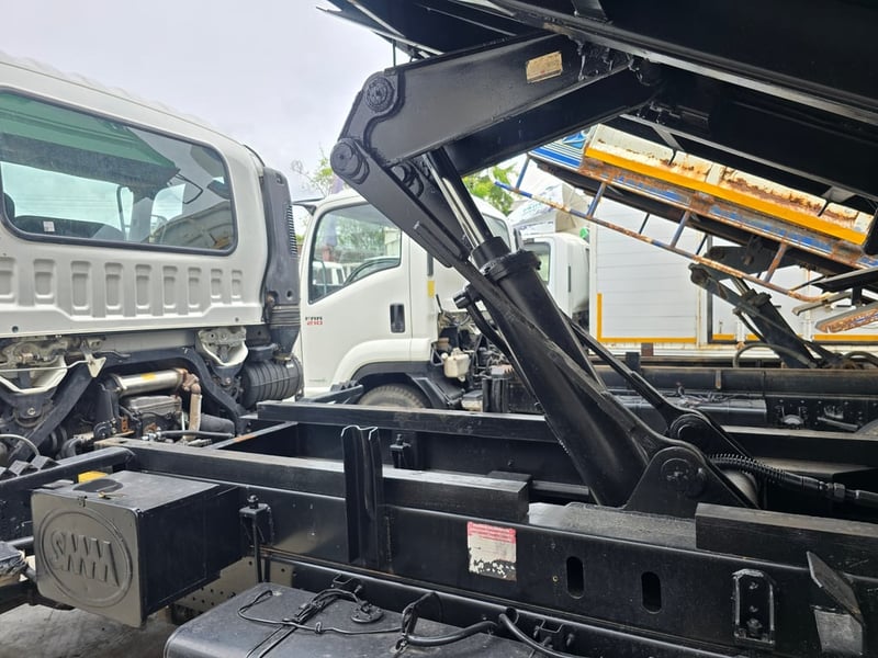 6 ล้อ อีซูซุ FRR 210 แรงม้า กระบะดั้ม ปี 63