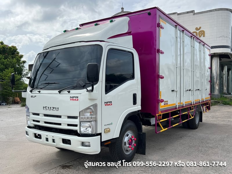 6 ล้อ อีซูซุ NPR 150 แรงม้า ตู้ 10 บาน 5.5 เมตร มีลิฟท์ท้าย ปี 59
