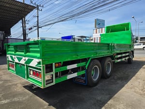 10 ล้อ ฮีโน่ เมก้า เพลาเดียว เครื่อง 212 แรงม้า กระบะเหล็ก ยาว 7.5 เมตร