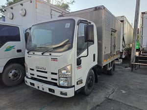 6 ล้อ อีซูซุ NMR 130 แรงม้า ปี 52 ตู้เปียก 