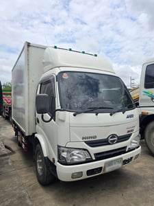 4 ล้อ ฮีโน่ 138 แรงม้า ตู้ 3 บาน ปี 63 (ป้ายเล็กไม่ติดเวลา)