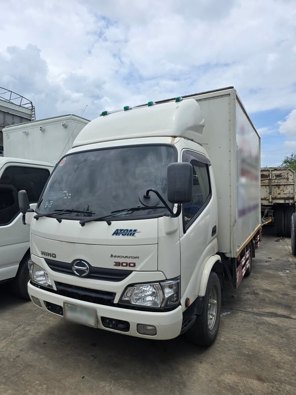 4 ล้อ ฮีโน่ 138 แรงม้า ตู้ 3 บาน ปี 63 (ป้ายเล็กไม่ติดเวลา)