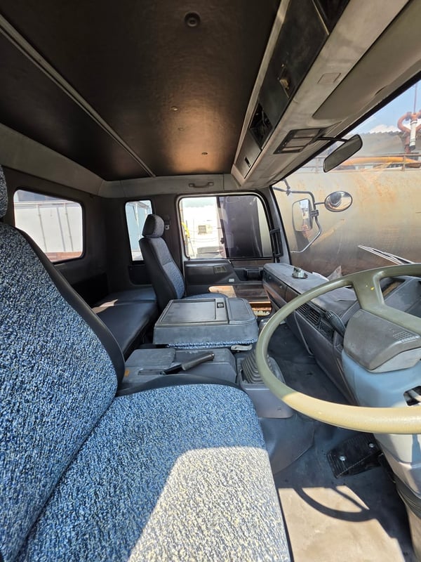 6 ล้อ ฮีโน่ เครื่อง 168 แรงม้า ติดเฮี้ยบคีบ 4.5 ตัน กระบะคอกสูงบิ้วใหม่