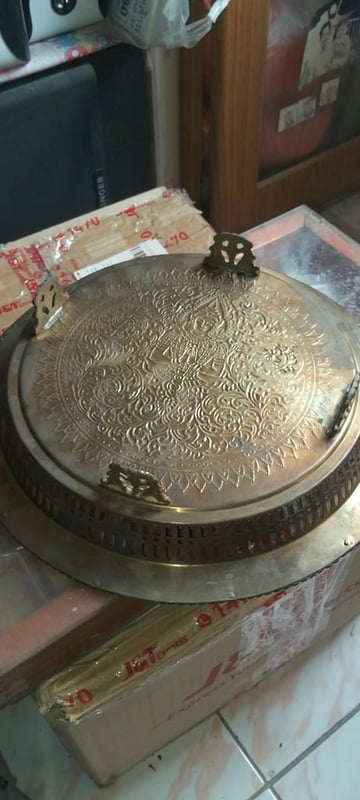 ถาดทองเหลือง