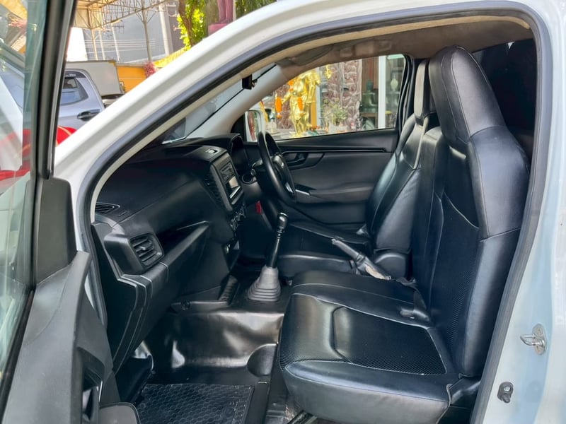 ISUZU D-MAX SPARK 1.9 MT 2021