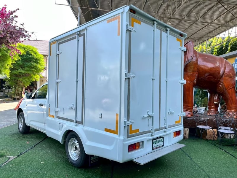 ISUZU D-MAX SPARK 1.9 MT 2021