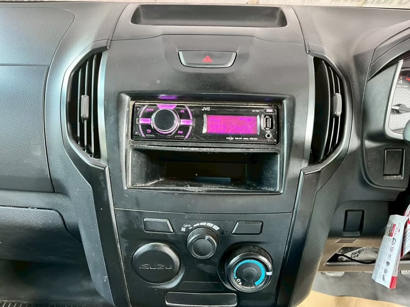 ISUZU D-MAX SPARK 1.9 MT 2020