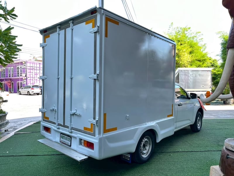 ISUZU D-MAX SPARK 1.9 MT 2021