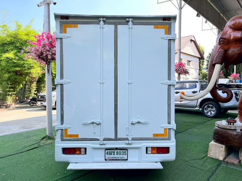 ISUZU D-MAX SPARK 1.9 MT 2021