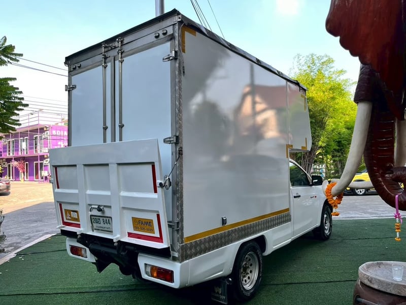 ISUZU D-MAX SPARK 1.9 MT 2020