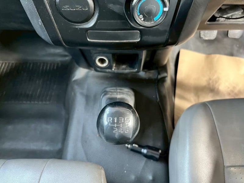 ISUZU D-MAX SPARK 1.9 MT 2020