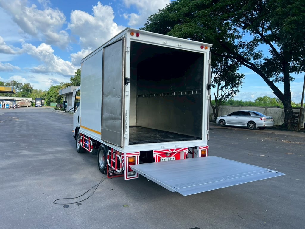 🎯Isuzu NLR 130 ปี 2565 พร้อมตู้แห้ง มีลิฟต์ท้ายอย่างดี✨