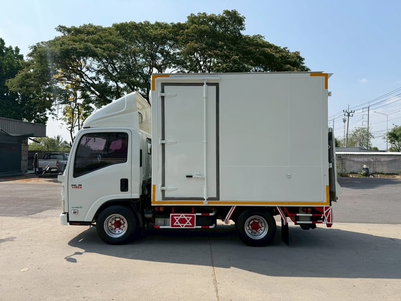 🎯รถเข้าใหม่ ไมล์หลักหมื่น พร้อมลิฟต์ท้าย4กระบอกอย่างดี✨