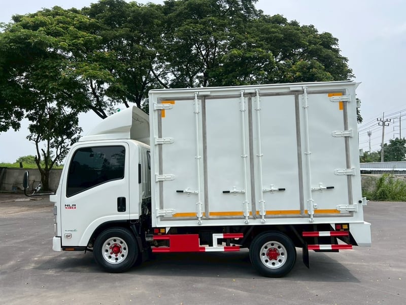 ปีใหม่ ไมล์หลักหมื่น!!! ไฟโปรเจคเตอร์แล้ว พร้อมตู้แห้ง เปิดข้างเต็มบาน