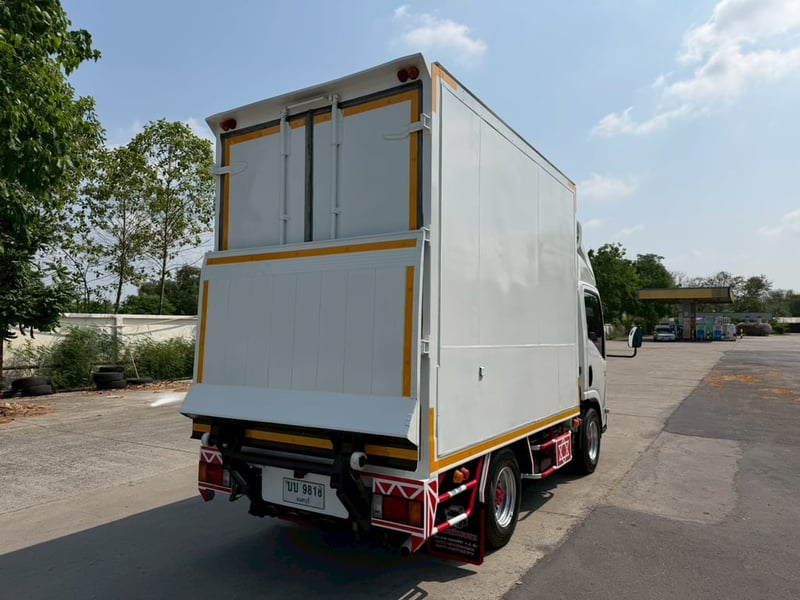 🎯รถเข้าใหม่ ไมล์หลักหมื่น พร้อมลิฟต์ท้าย4กระบอกอย่างดี✨