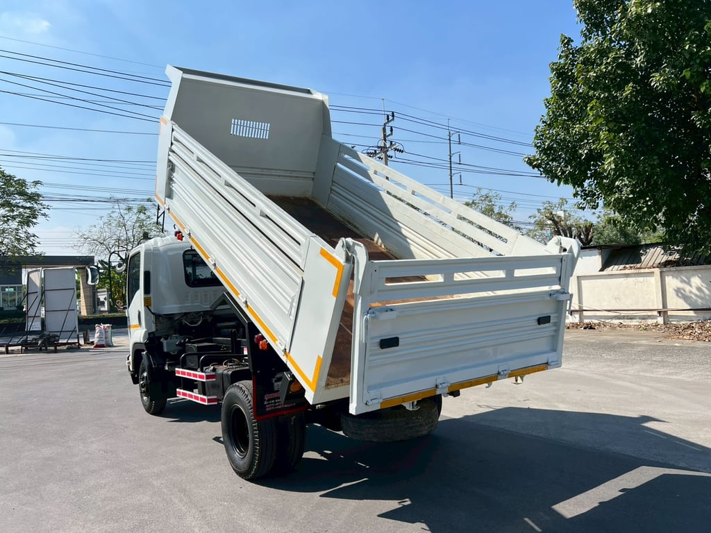 🎯📍รถเข้าใหม่ ปีใหม่ สภาพสวย พร้อมใช้งาน ดั้มพ์  5  คิว✨  