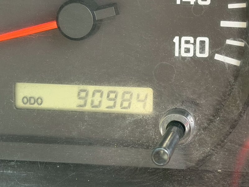 🎯รถเข้าใหม่ ไมล์หลักหมื่น พร้อมลิฟต์ท้าย4กระบอกอย่างดี✨