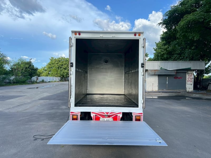 🎯Isuzu NLR 130 ปี 2565 พร้อมตู้แห้ง มีลิฟต์ท้ายอย่างดี✨