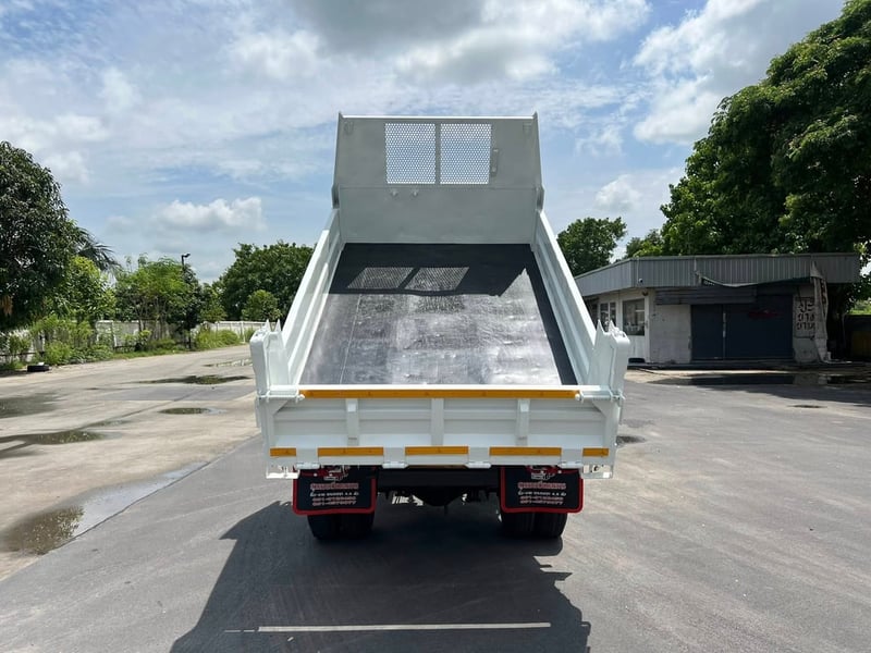 ISUZU NMR 130แรงม้า รถบรรทุก 6ล้อ ดั้มพ์ ปี2020