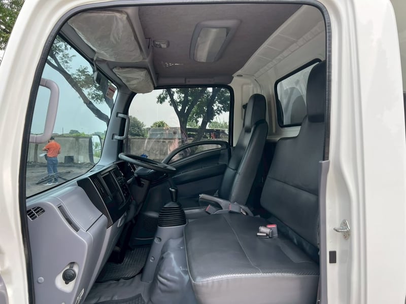 ปีใหม่ ไมล์หลักหมื่น!!! ไฟโปรเจคเตอร์แล้ว พร้อมตู้แห้ง เปิดข้างเต็มบาน