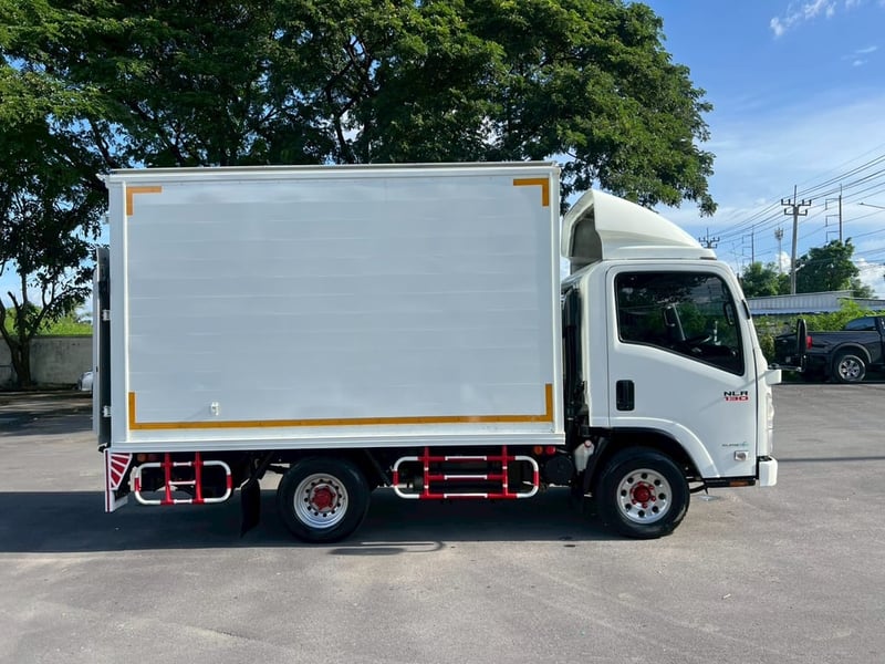 🎯Isuzu NLR 130 ปี 2565 พร้อมตู้แห้ง มีลิฟต์ท้ายอย่างดี✨