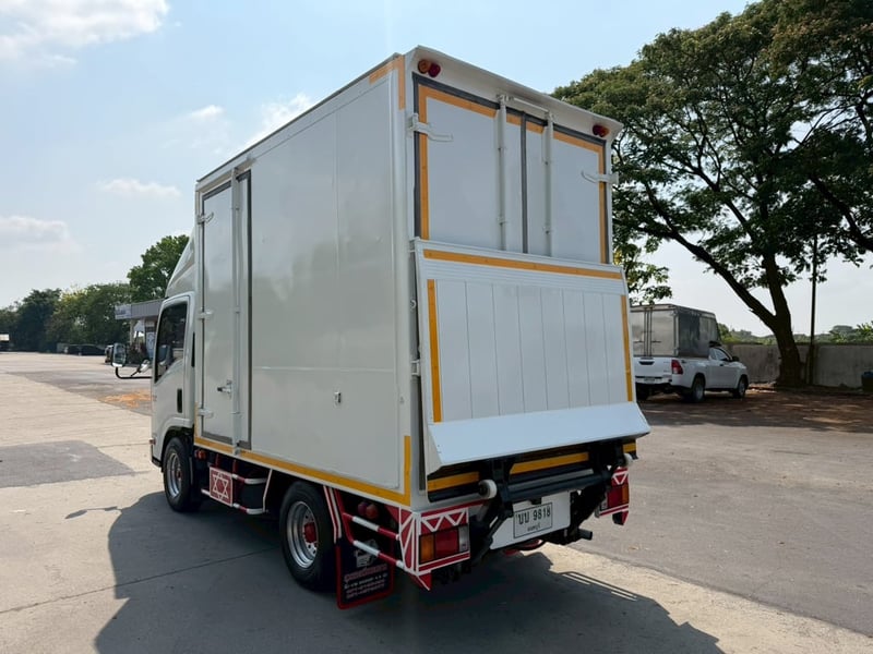 🎯รถเข้าใหม่ ไมล์หลักหมื่น พร้อมลิฟต์ท้าย4กระบอกอย่างดี✨