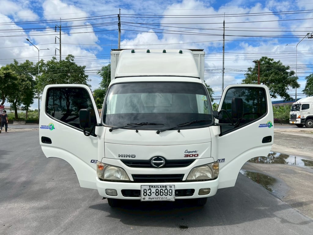 ✨🌻HINOเข้าใหม่ ฟรีค่าโอนป้ายเล็กไม่ติดเวลา พร้อมตู้แห้ง เปิดข้าง1บาน สวยๆพร้อมใช้งาน 🚚✨ ✨🌻HINOเข้าใหม่ ฟรีค่าโอนป้ายเล็กไม่ติดเวลา พร้อมตู้แห้ง เปิดข้าง1บาน สวยๆพร้อมใช้งาน 🚚✨