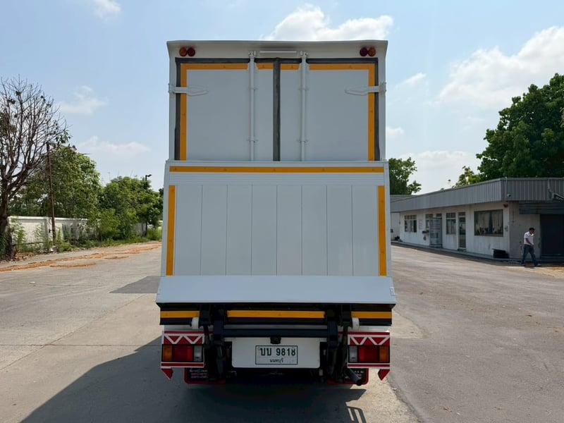 🎯รถเข้าใหม่ ไมล์หลักหมื่น พร้อมลิฟต์ท้าย4กระบอกอย่างดี✨