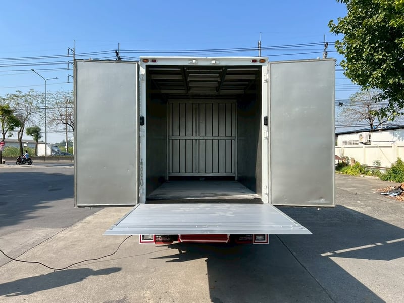 🎯Isuzu NLR 130 ปี 2565 พร้อมตู้แห้งยาว3.20 เมตร มีลิฟต์ท้ายอย่างดี✨