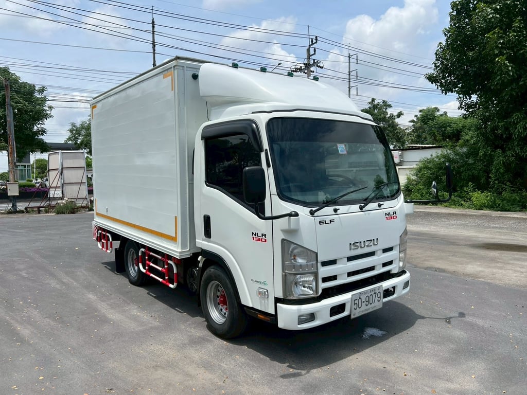 ISUZU NLR รถบรรทุก 4ล้อ ตู้แห้ง ปี2012