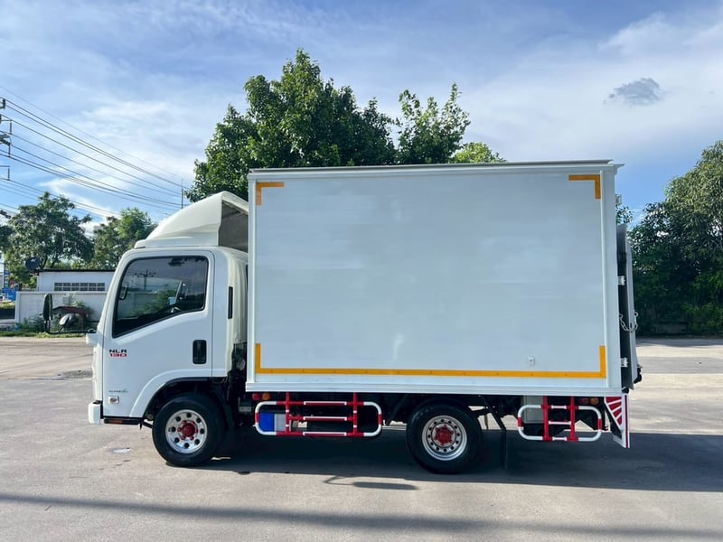 🎯Isuzu NLR 130 ปี 2565 พร้อมตู้แห้ง มีลิฟต์ท้ายอย่างดี✨