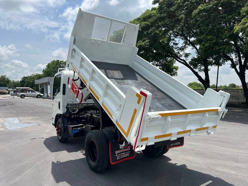 ISUZU NMR 130แรงม้า รถบรรทุก 6ล้อ ดั้มพ์ ปี2020