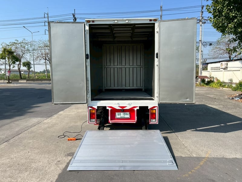 🎯Isuzu NLR 130 ปี 2565 พร้อมตู้แห้งยาว3.20 เมตร มีลิฟต์ท้ายอย่างดี✨