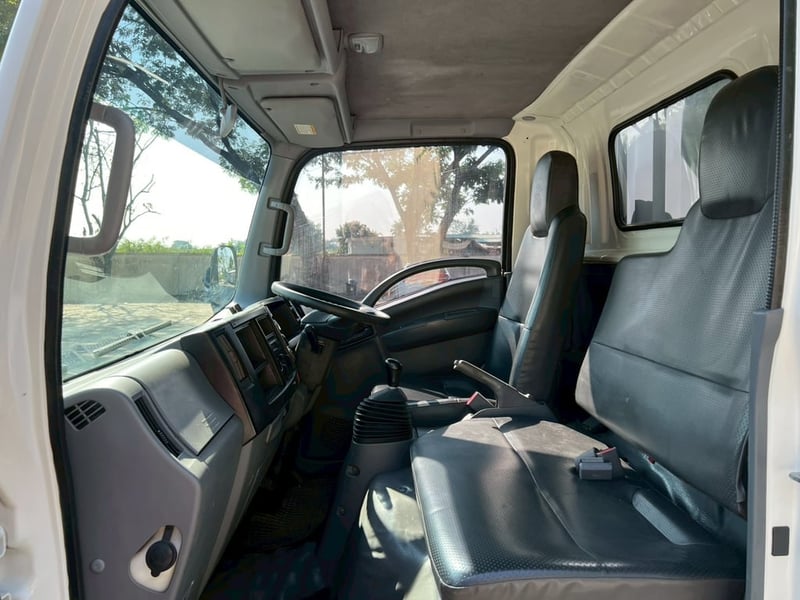 🎯Isuzu NLR 130 ปี 2565 พร้อมตู้แห้งยาว3.20 เมตร มีลิฟต์ท้ายอย่างดี✨