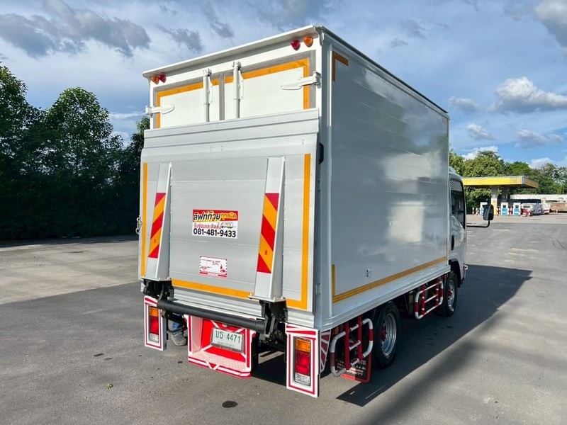 🎯Isuzu NLR 130 ปี 2565 พร้อมตู้แห้ง มีลิฟต์ท้ายอย่างดี✨