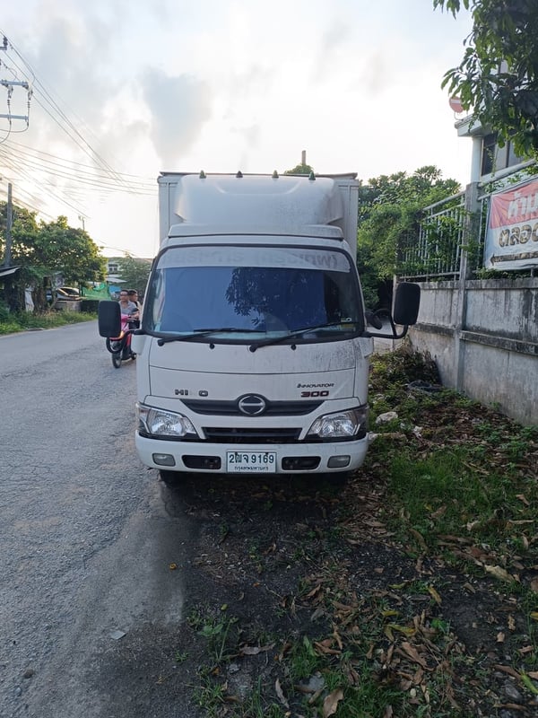 HINO XZU 136แรงม้า รถบรรทุก 4ล้อ ตู้แห้ง ปี2018