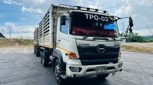 รถบรรทุกแม่ลูกดั้ม HINO รุ่น FM1AN1D-SHT สีขาว 6 สูบ 344 แรงม้า ปี 2559(มิ.ย.) รถบรรทุกแม่ลูกดั้ม HINO รุ่น FM1AN1D-SHT สีขาว 6 สูบ 344 แรงม้า ปี 2559(มิ.ย.)