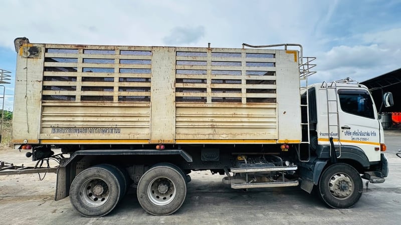 รถบรรทุกแม่ลูกดั้ม HINO รุ่น FM1AN1D-SHT สีขาว 6 สูบ 344 แรงม้า ปี 2560(พ.ย.) รถบรรทุกแม่ลูกดั้ม HINO รุ่น FM1AN1D-SHT สีขาว 6 สูบ 344 แรงม้า ปี 2560(พ.ย.)