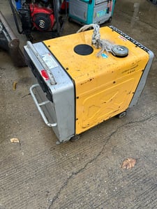 เครื่องปั่นไฟมือสองญี่ปุ่นปรับสภาพไฟ 220 โวลต์พร้อมใช้งาน