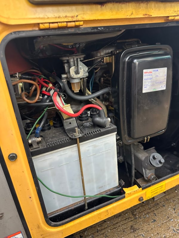 เครื่องปั่นไฟมือสองญี่ปุ่นปรับสภาพไฟ 220 โวลต์พร้อมใช้งาน