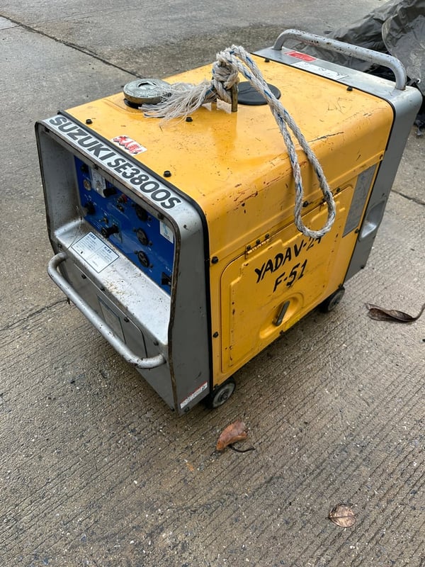 เครื่องปั่นไฟมือสองญี่ปุ่นปรับสภาพไฟ 220 โวลต์พร้อมใช้งาน