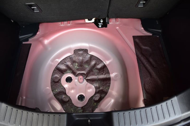 2021 MAZDA2 MNC 1.3S 5DOOR ไมเนอร์เชจ์แล้ว มือเดียวป้ายแดง