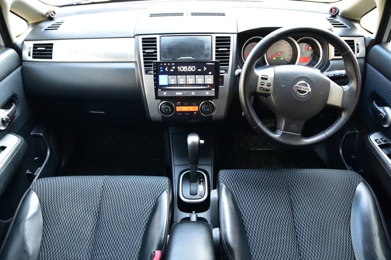 2010 TIIDA1.6G 5DOOR 