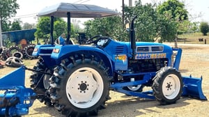 ขายรถไถแชมป์mx5900(59แรงม้า)พร้อมอุปกรณ์ครบมือ ราคา 159,000บาท พร้อมใช้งานครับ ขายรถไถแชมป์mx5900(59แรงม้า)พร้อมอุปกรณ์ครบมือ ราคา 159,000บาท พร้อมใช้งานครับ