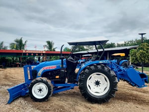 ขายรถไถแชมป์6055พร้อมอุปกรณ์2ชิ้น รถสวยพร้อมใช้งาน พร้อมเล่มทะเบียนพร้อมโอน