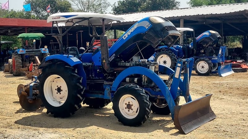 ขายรถไถแชมป์35แรงม้า พร้อมอุปกรณ์ใบดันดินหน้า-ผานหลัง พร้อมใช้งานได้เลยครับ เล่มทะเบียนพร้อมโอน ขายรถไถแชมป์35แรงม้า พร้อมอุปกรณ์ใบดันดินหน้า-ผานหลัง พร้อมใช้งานได้เลยครับ เล่มทะเบียนพร้อมโอน