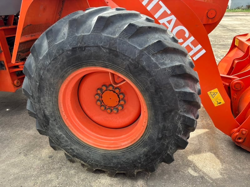 รถตักHitachi รุ่นZW100